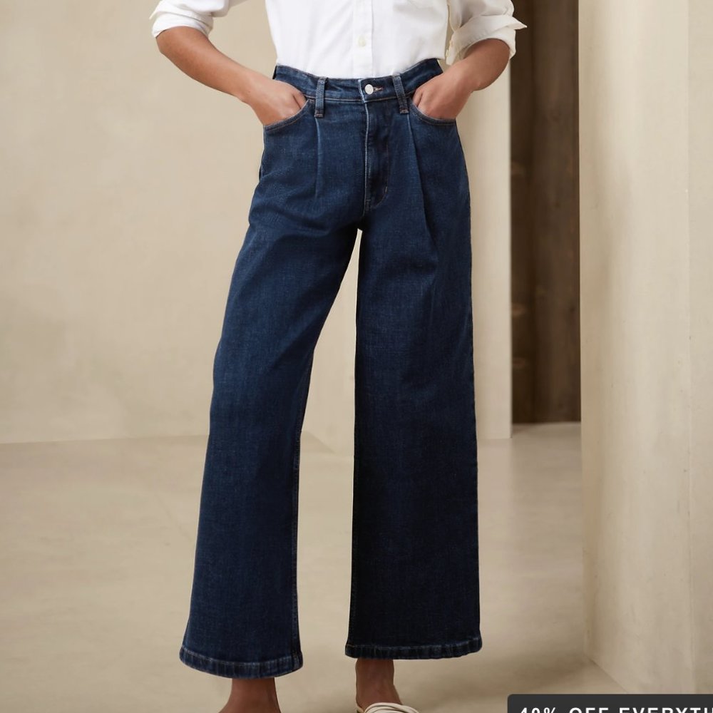 Banana Republic Factory High-Rise Wide-Legged Cropped Jean Size 14/32 Tall